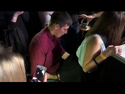 ❤️ Sexe real en una discoteca russa. Noia russa de 18 anys a l'anus i la vagina follada en una discoteca ️ Porno al ca.pornjk.ru